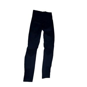 Zero Foxtrot  yoga pants black small